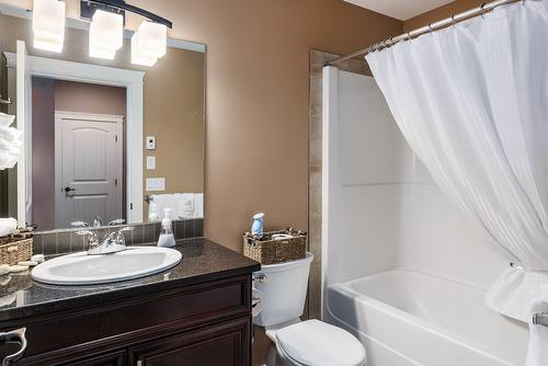 9864 Cathedral Drive, Silver Star, BC - Indoor Photo Showing Bathroom