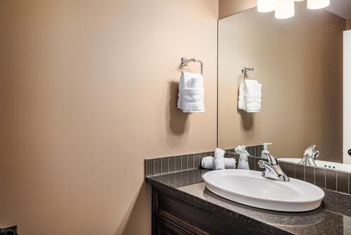 9864 Cathedral Drive, Silver Star, BC - Indoor Photo Showing Bathroom