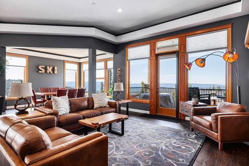 9864 Cathedral Drive, Silver Star, BC - Indoor Photo Showing Living Room