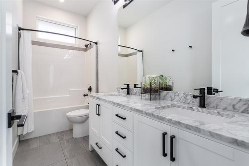 1296 Menu Road, West Kelowna, BC - Indoor Photo Showing Bathroom