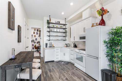 1296 Menu Road, West Kelowna, BC - Indoor Photo Showing Kitchen