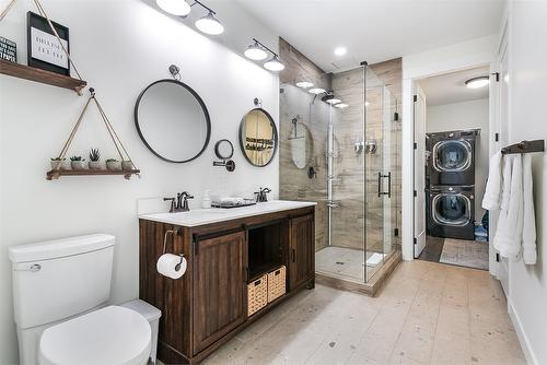 1296 Menu Road, West Kelowna, BC - Indoor Photo Showing Bathroom