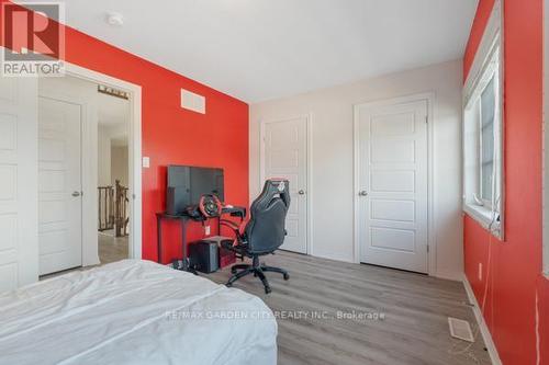 46 - 70 Plains Road, Burlington (Bayview), ON - Indoor Photo Showing Bedroom