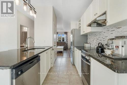 46 - 70 Plains Road, Burlington (Bayview), ON - Indoor Photo Showing Kitchen With Upgraded Kitchen