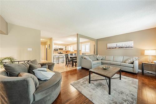 83 Forestgate Drive, Hamilton, ON - Indoor Photo Showing Living Room