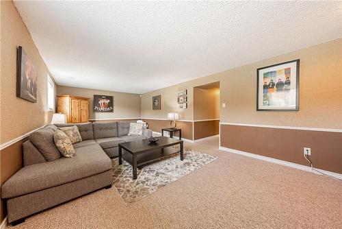 83 Forestgate Drive, Hamilton, ON - Indoor Photo Showing Living Room