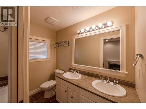 5419 Highway 97, Oliver, BC - Indoor Photo Showing Bathroom