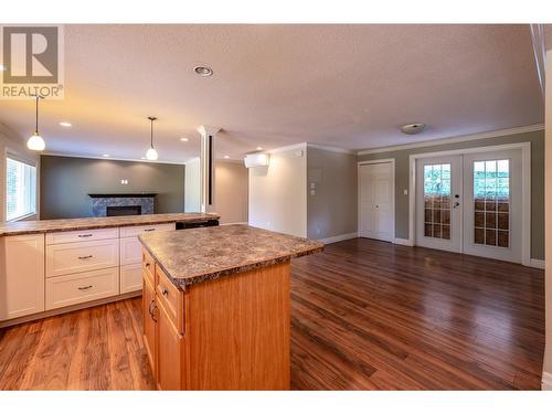 5419 Highway 97, Oliver, BC - Indoor Photo Showing Kitchen