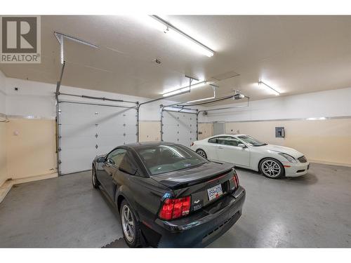 5419 Highway 97, Oliver, BC - Indoor Photo Showing Garage