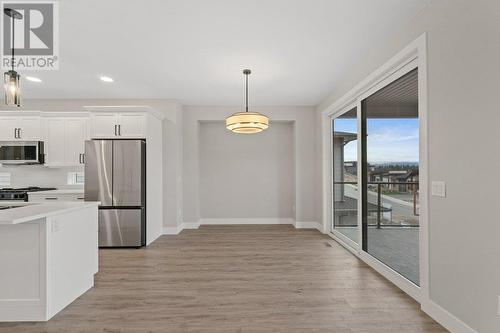 2544 Pinnacle Ridge Drive, West Kelowna, BC - Indoor Photo Showing Kitchen