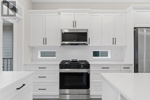 2544 Pinnacle Ridge Drive, West Kelowna, BC - Indoor Photo Showing Kitchen