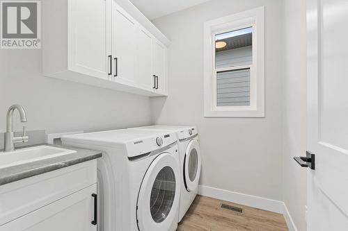 2544 Pinnacle Ridge Drive, West Kelowna, BC - Indoor Photo Showing Laundry Room