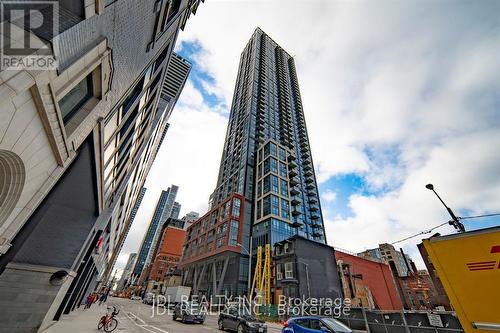 3106 - 108 Peter Street, Toronto (Waterfront Communities), ON - Outdoor