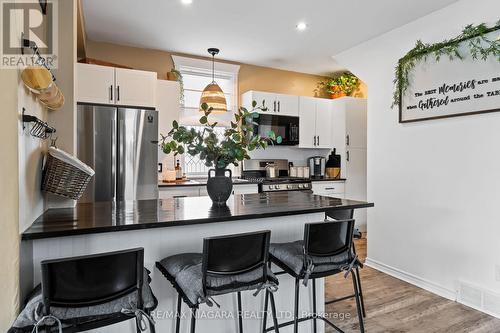 84 Steele Street, Port Colborne, ON - Indoor Photo Showing Kitchen With Upgraded Kitchen