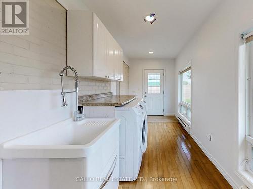 19622 Centre Street, East Gwillimbury, ON - Indoor Photo Showing Other Room