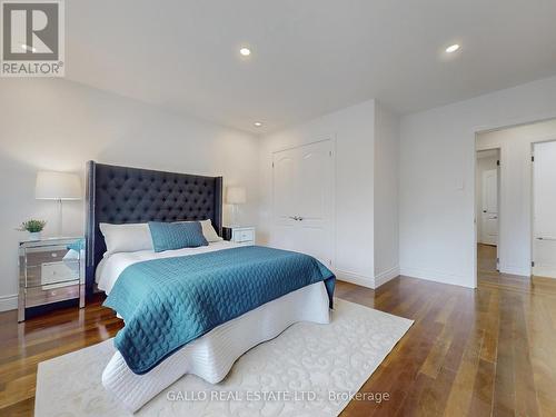 19622 Centre Street, East Gwillimbury, ON - Indoor Photo Showing Bedroom