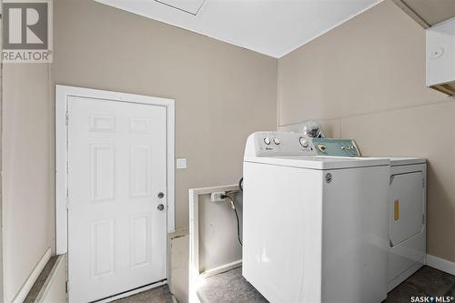 1313 D Avenue N, Saskatoon, SK - Indoor Photo Showing Laundry Room