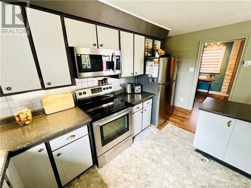 94 Rue Acadie, Grande-Anse, NB - Indoor Photo Showing Kitchen