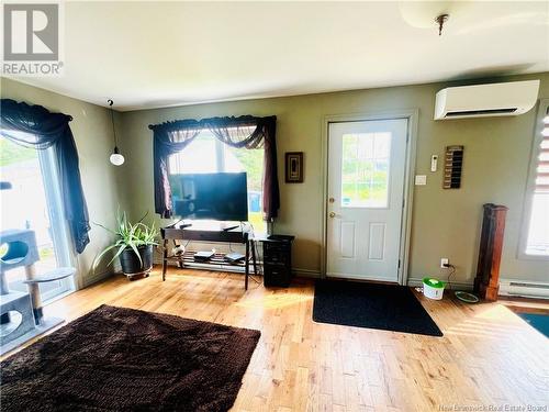 94 Rue Acadie, Grande-Anse, NB - Indoor Photo Showing Living Room