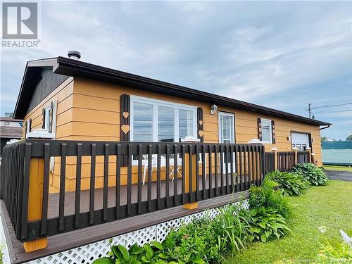 318 Rue De L'Ile, Caraquet, NB - Outdoor