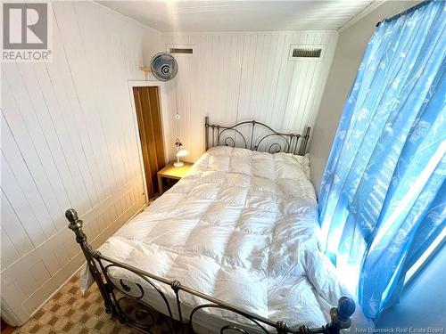 299 Boul. J.D.Gauthier, Shippagan, NB - Indoor Photo Showing Bedroom