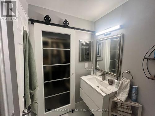 206 - 1000 Sheppard Avenue W, Toronto (Bathurst Manor), ON - Indoor Photo Showing Bathroom