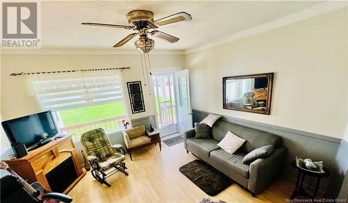 34 Rue Principale, Lamèque, NB - Indoor Photo Showing Living Room