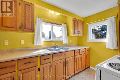 24 Hillview Drive, Hamilton Township, ON - Indoor Photo Showing Kitchen With Double Sink