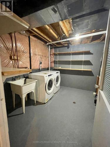 3 Canoe Glide Lane, Brampton (Sandringham-Wellington), ON - Indoor Photo Showing Laundry Room