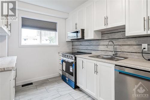 4050 Eady Court, Ottawa, ON - Indoor Photo Showing Kitchen With Double Sink