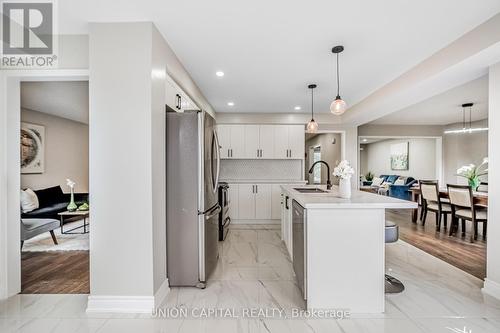 4563 Guildwood Way, Mississauga (East Credit), ON - Indoor Photo Showing Kitchen