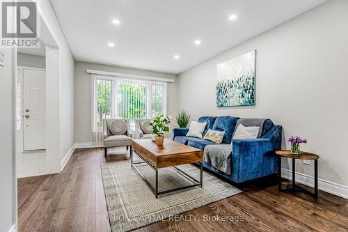 4563 Guildwood Way, Mississauga (East Credit), ON - Indoor Photo Showing Living Room