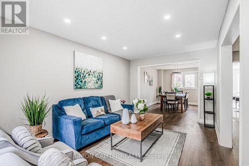 4563 Guildwood Way, Mississauga (East Credit), ON - Indoor Photo Showing Living Room