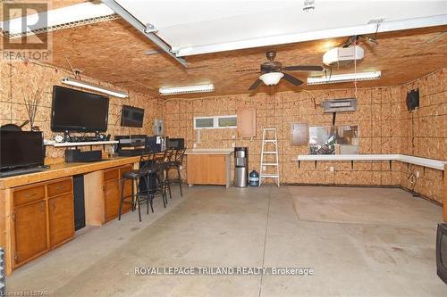 Well equiped 20 x20 garage - 851 Elias Street, London, ON - Indoor Photo Showing Garage