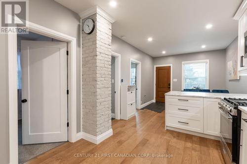 789 Walker Street, London, ON - Indoor Photo Showing Kitchen