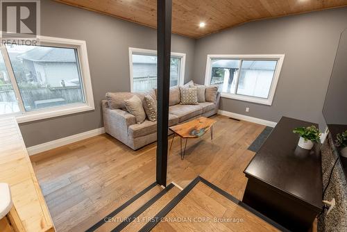 789 Walker Street, London, ON - Indoor