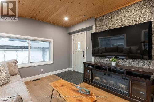 789 Walker Street, London, ON - Indoor