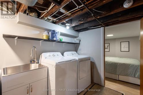 789 Walker Street, London, ON - Indoor Photo Showing Laundry Room