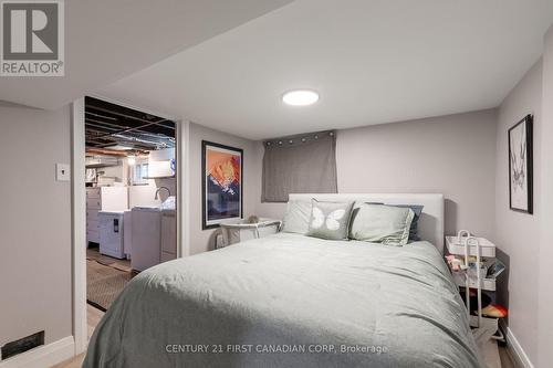 789 Walker Street, London, ON - Indoor Photo Showing Bedroom