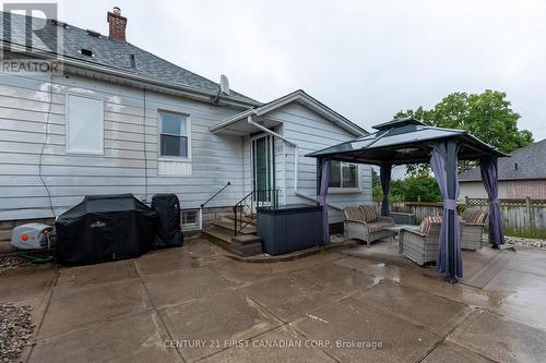 789 Walker Street, London, ON - Outdoor With Exterior