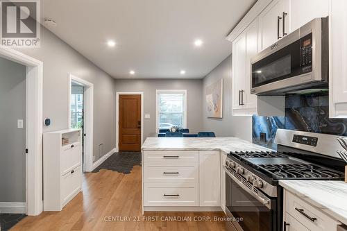 789 Walker Street, London, ON - Indoor Photo Showing Kitchen