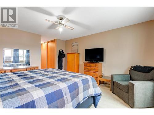 2110 Hoy Street Unit# 204, Kelowna, BC - Indoor Photo Showing Bedroom