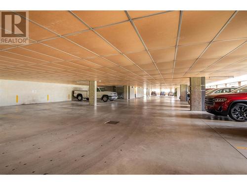 2110 Hoy Street Unit# 204, Kelowna, BC - Indoor Photo Showing Garage