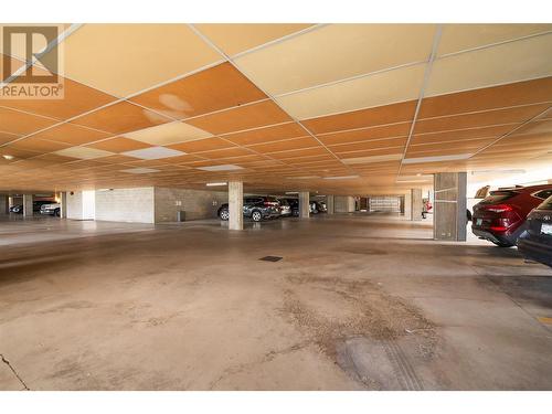 2110 Hoy Street Unit# 204, Kelowna, BC - Indoor Photo Showing Garage