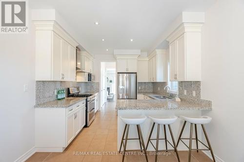 1 Sonoma Valley Crescent, Hamilton (Sheldon), ON - Indoor Photo Showing Kitchen With Double Sink With Upgraded Kitchen