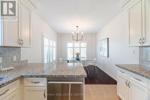 1 Sonoma Valley Crescent, Hamilton (Sheldon), ON - Indoor Photo Showing Kitchen With Upgraded Kitchen