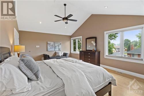 120 Rossland Avenue, Ottawa, ON - Indoor Photo Showing Bedroom