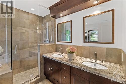 120 Rossland Avenue, Ottawa, ON - Indoor Photo Showing Bathroom