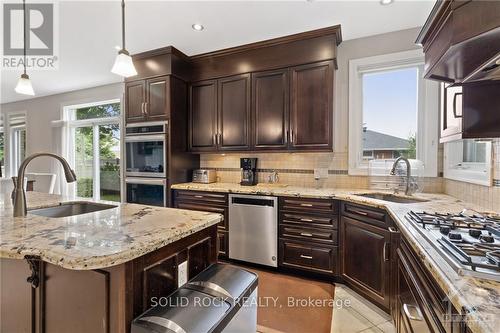 120 Rossland Avenue, Ottawa, ON - Indoor Photo Showing Kitchen With Upgraded Kitchen