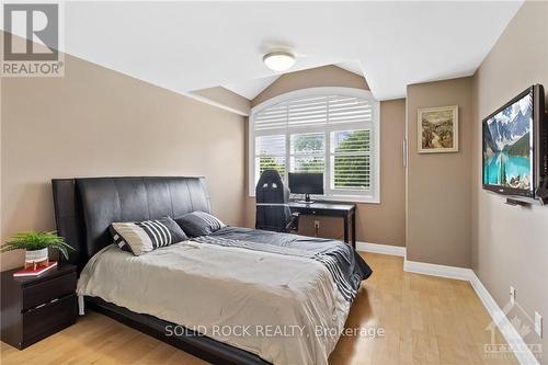 120 Rossland Avenue, Ottawa, ON - Indoor Photo Showing Bedroom